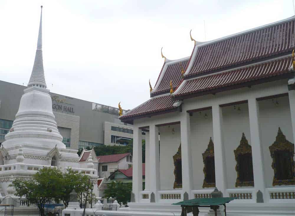 visiter le wat pathum wanaram a bangkok