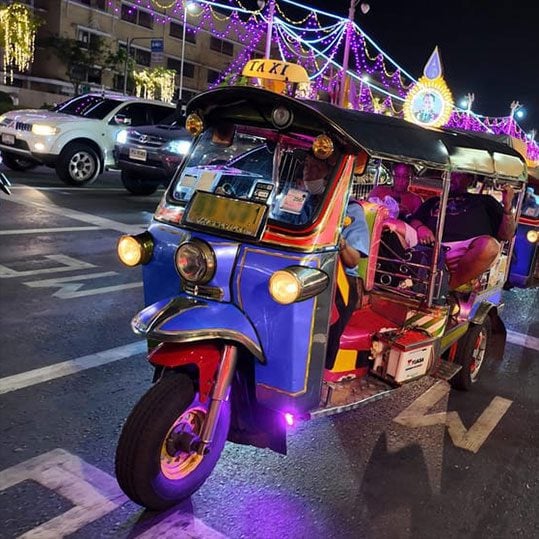 Bangkok by night en tuk tuk